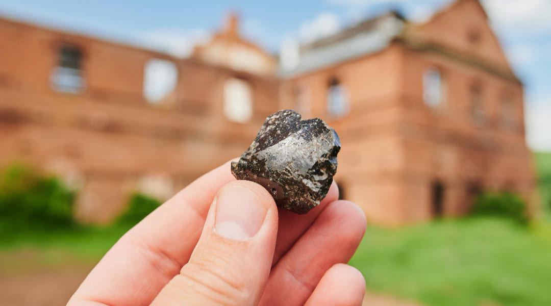 Pyrite dans la maison : comprendre, détecter et intervenir